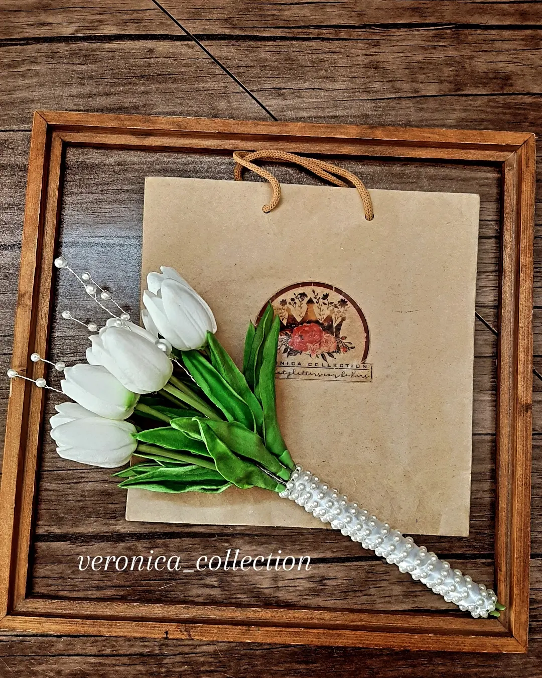 دستهگل 12 شاخه مناسب نامزدی