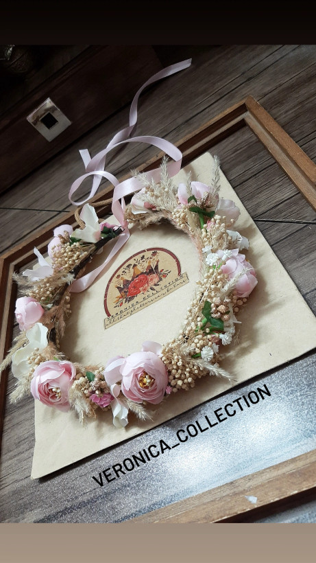 تاج گل صورتی با ترکیب گل خشک ومصنوعی