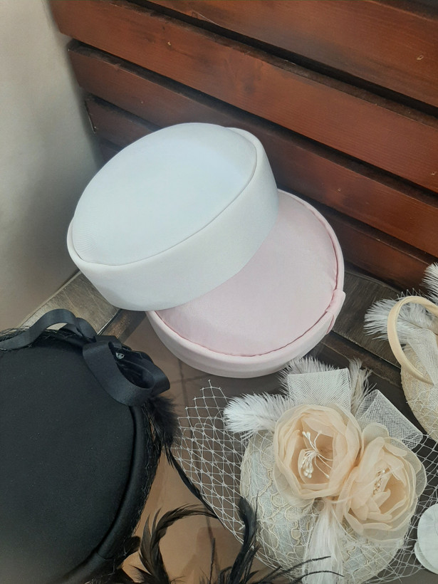 کلاه پیلباکس محدب ساده بدون تزیین